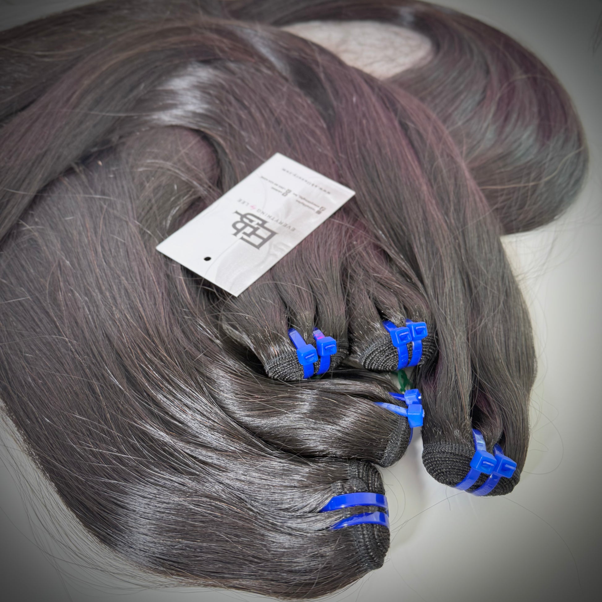 Raw Vietnamese straight hair bundle, 100% human hair. Ships worldwide, popular in UK and Ireland.