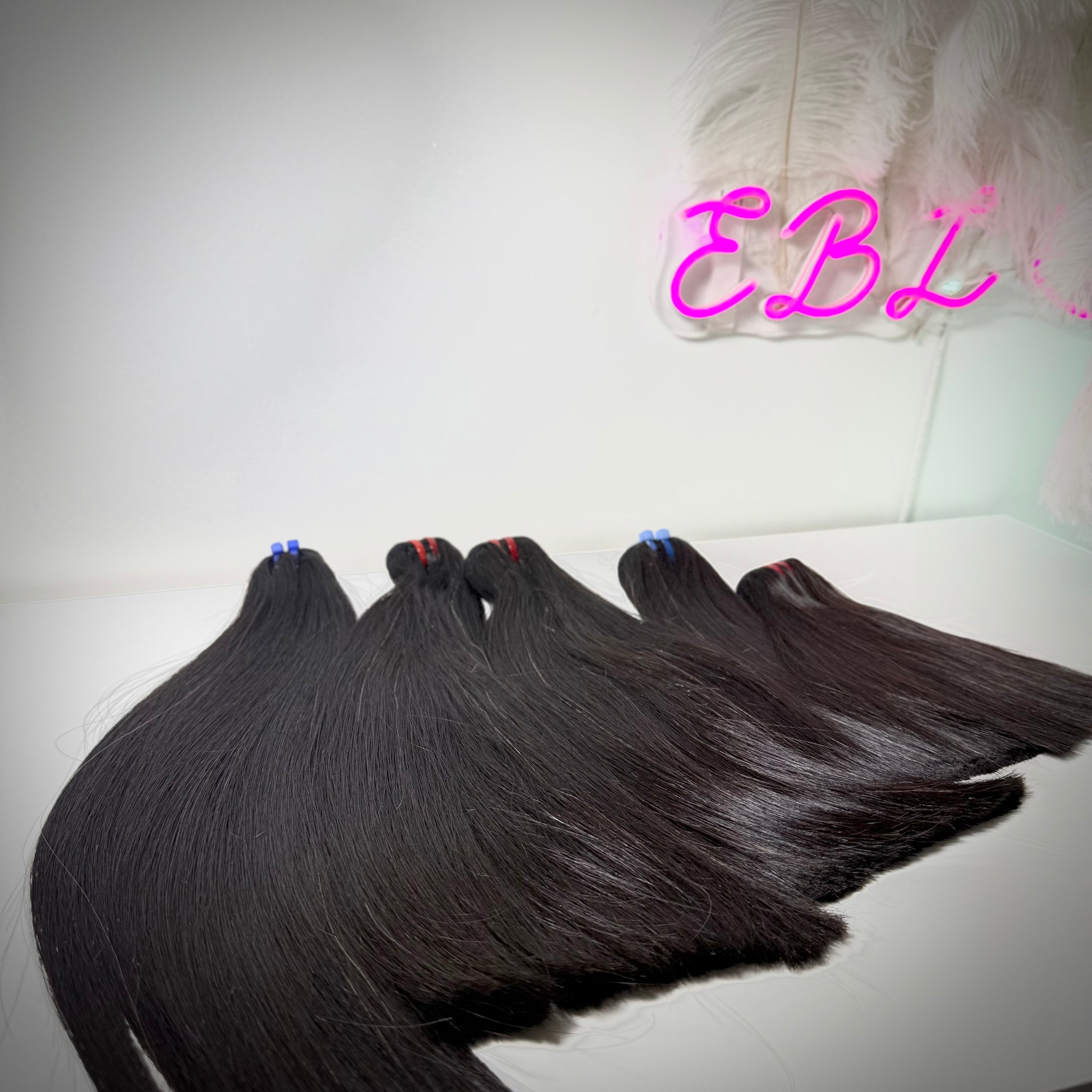 Raw Vietnamese straight hair bundle, 100% human hair. Ships worldwide, popular in UK and Ireland.