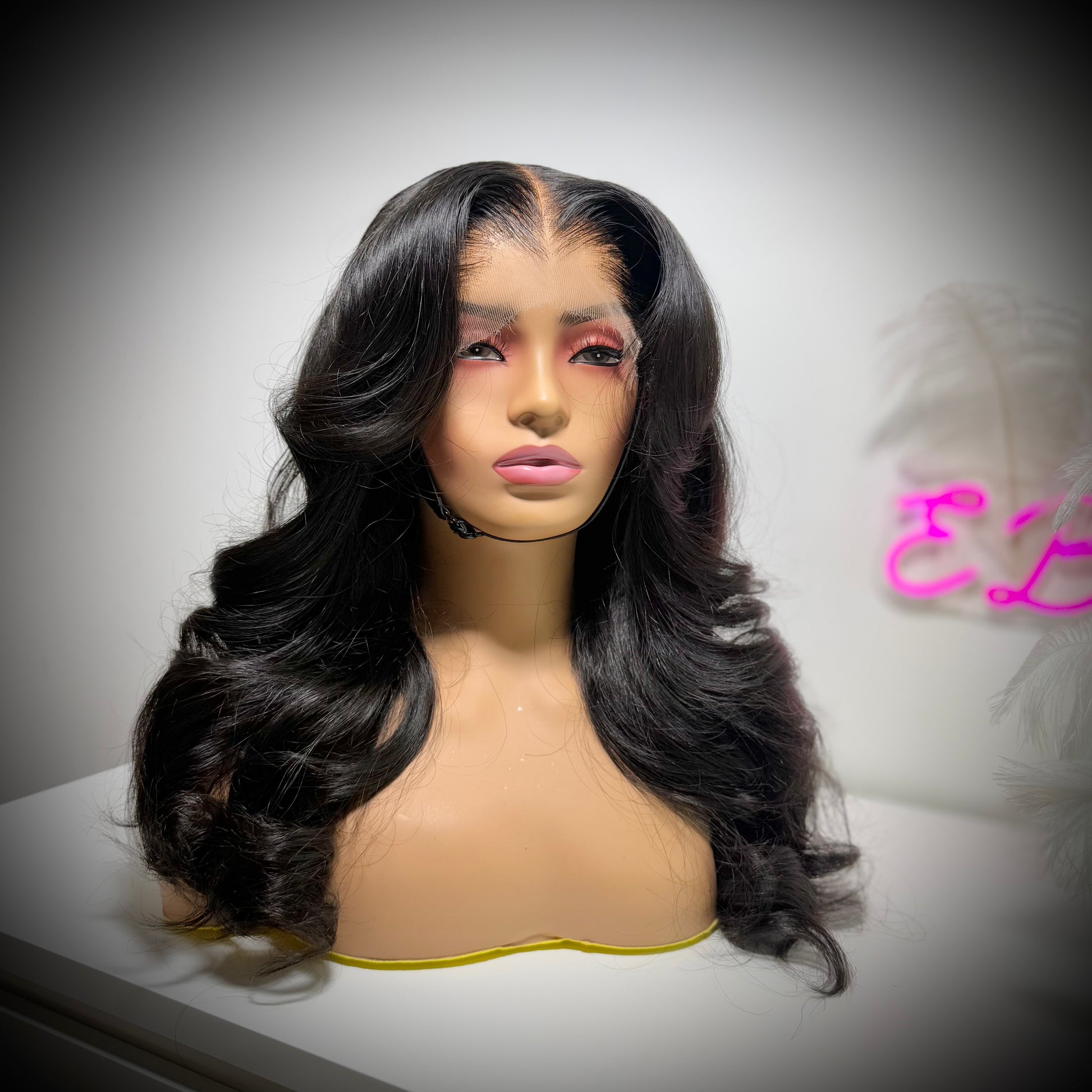 Glueless Vietnamese wavy HD lace wig, 100% human hair. Ships to UK, Ireland.